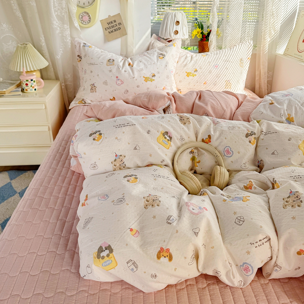 91家纺网 家纺一手货源 找家纺 麦朵家居 2026新款双层皱皱纱仿棉床盖款四件套水洗棉小清新三件套 萌宠乐园