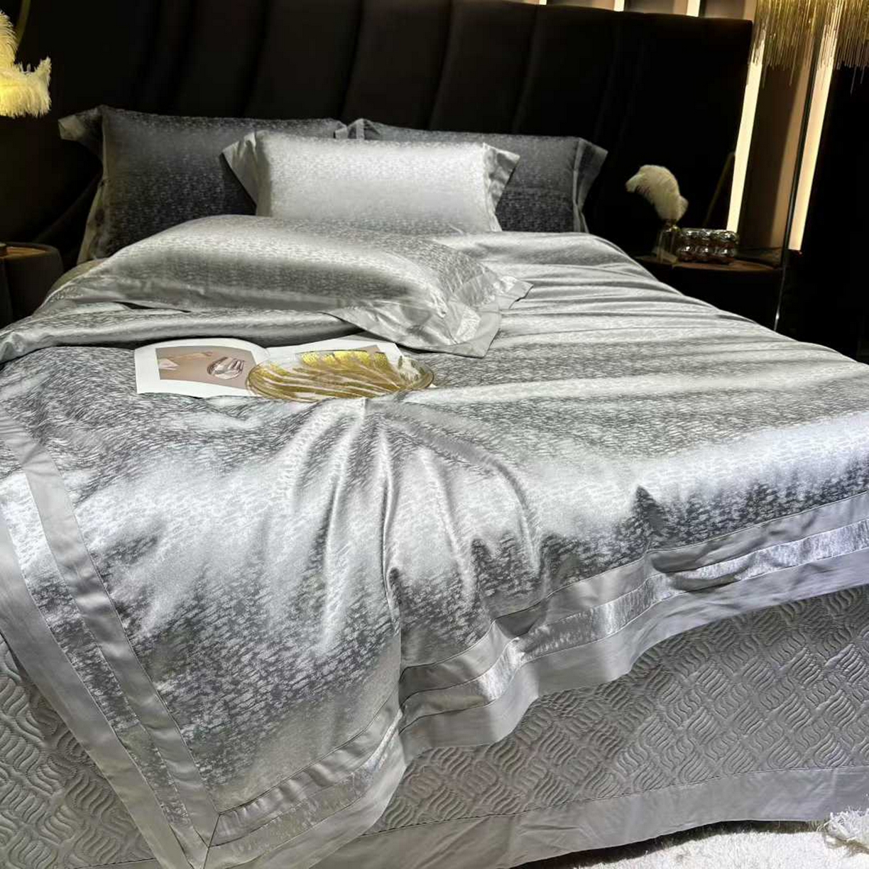 91家纺网 家纺一手货源 找家纺 edra 2026新款真丝天丝轻奢提花床盖款四件套-魅 魅-银灰