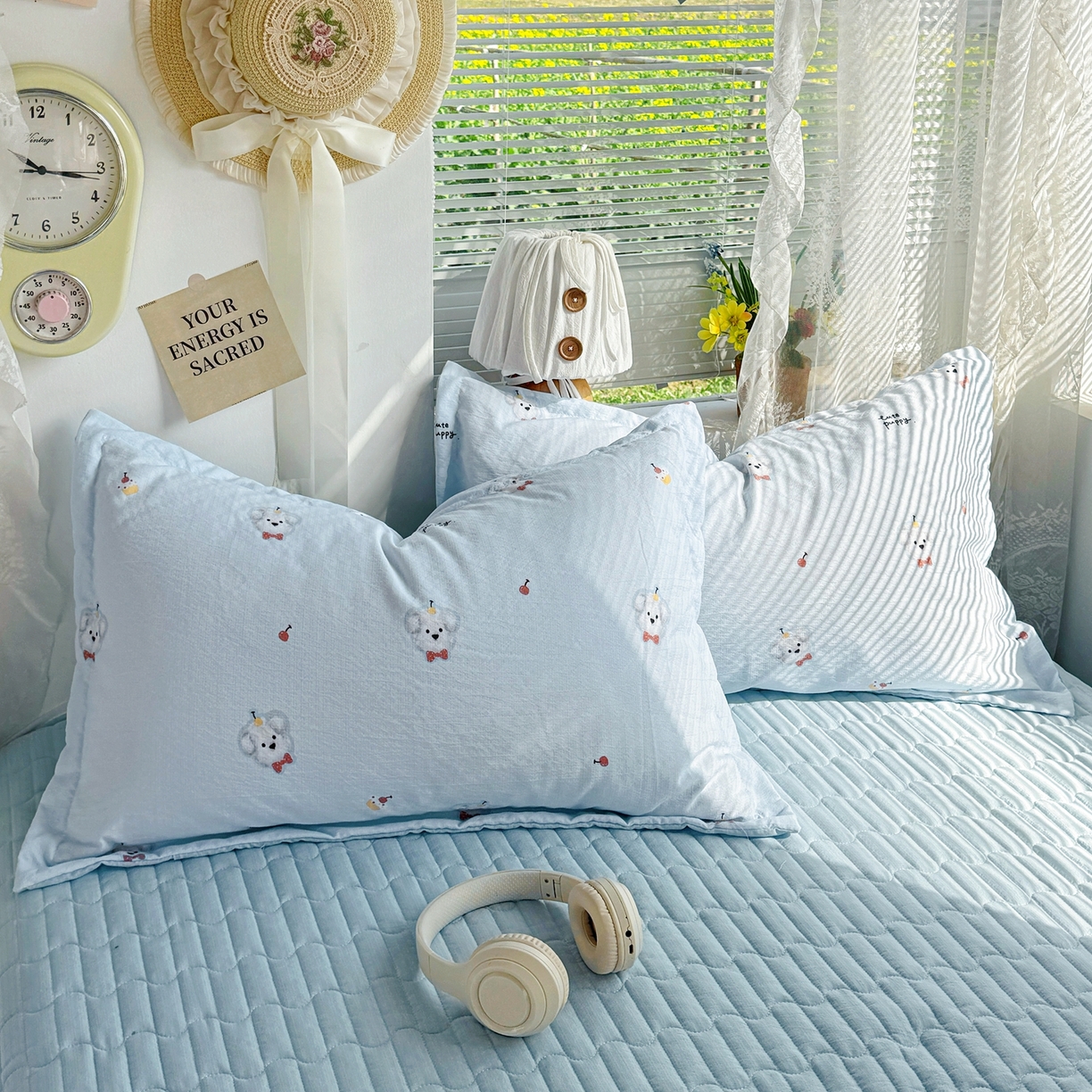 91家纺网 家纺一手货源 找家纺 麦朵家居 2026新款双层皱皱纱仿棉床盖款四件套水洗棉小清新三件套 樱桃小狗