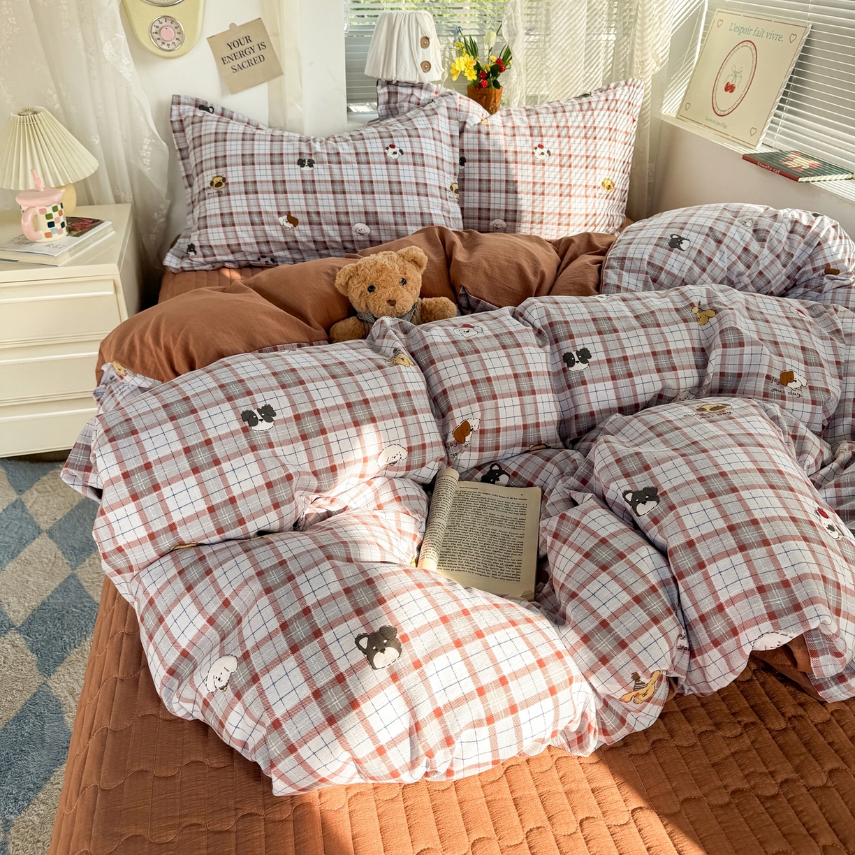 91家纺网 家纺一手货源 找家纺 麦朵家居 2026新款双层皱皱纱仿棉床盖款四件套水洗棉小清新三件套 线条小狗