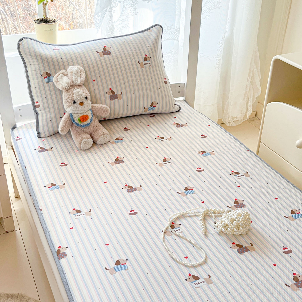 91家纺网 家纺一手货源 找家纺 川悦生活 2026新款凉感冰丝席小阪凉感冰丝数码印花席学生床 席腊肠甜心