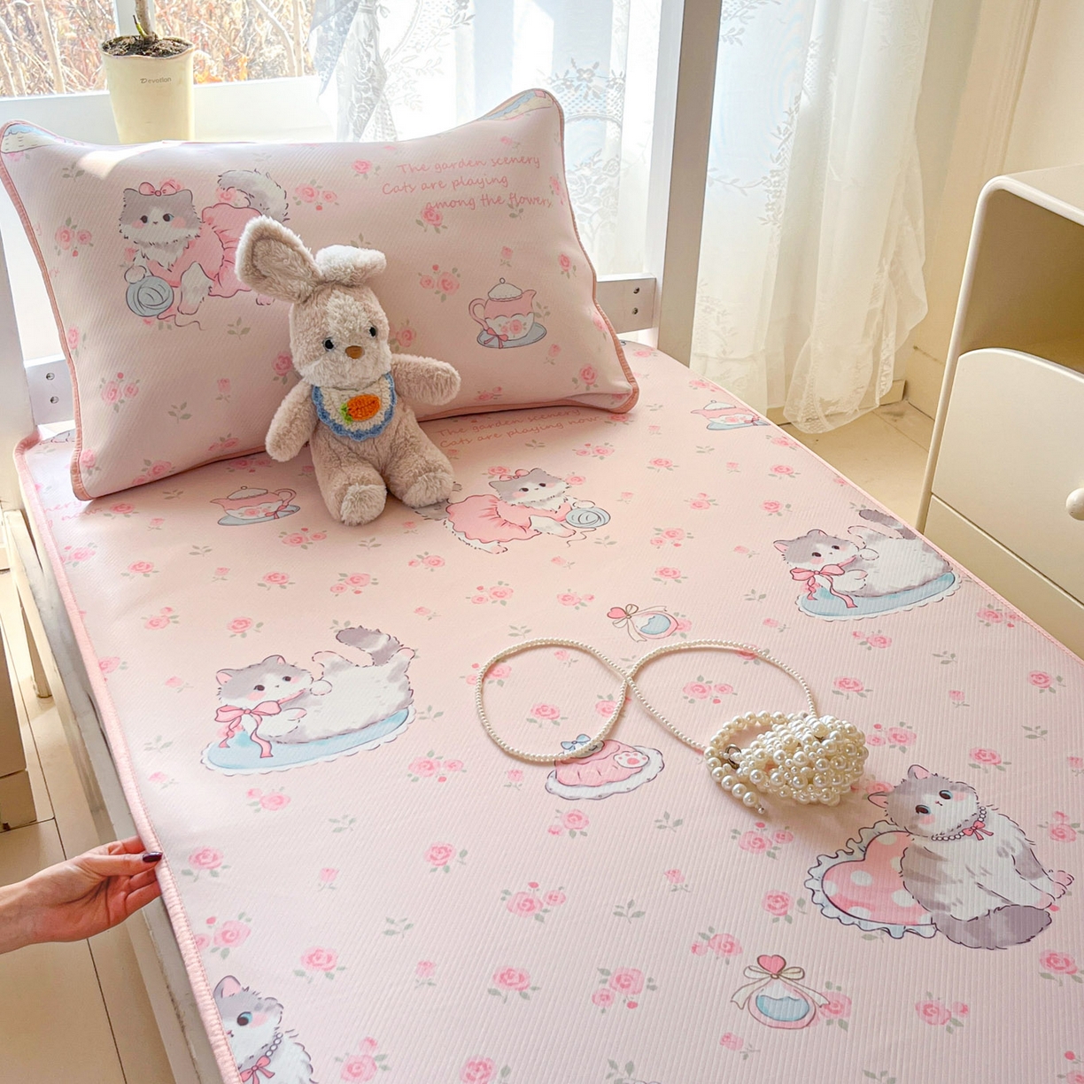 91家纺网 家纺一手货源 找家纺 川悦生活 2026新款凉感冰丝席小阪凉感冰丝数码印花席学生床 席喵萝花园