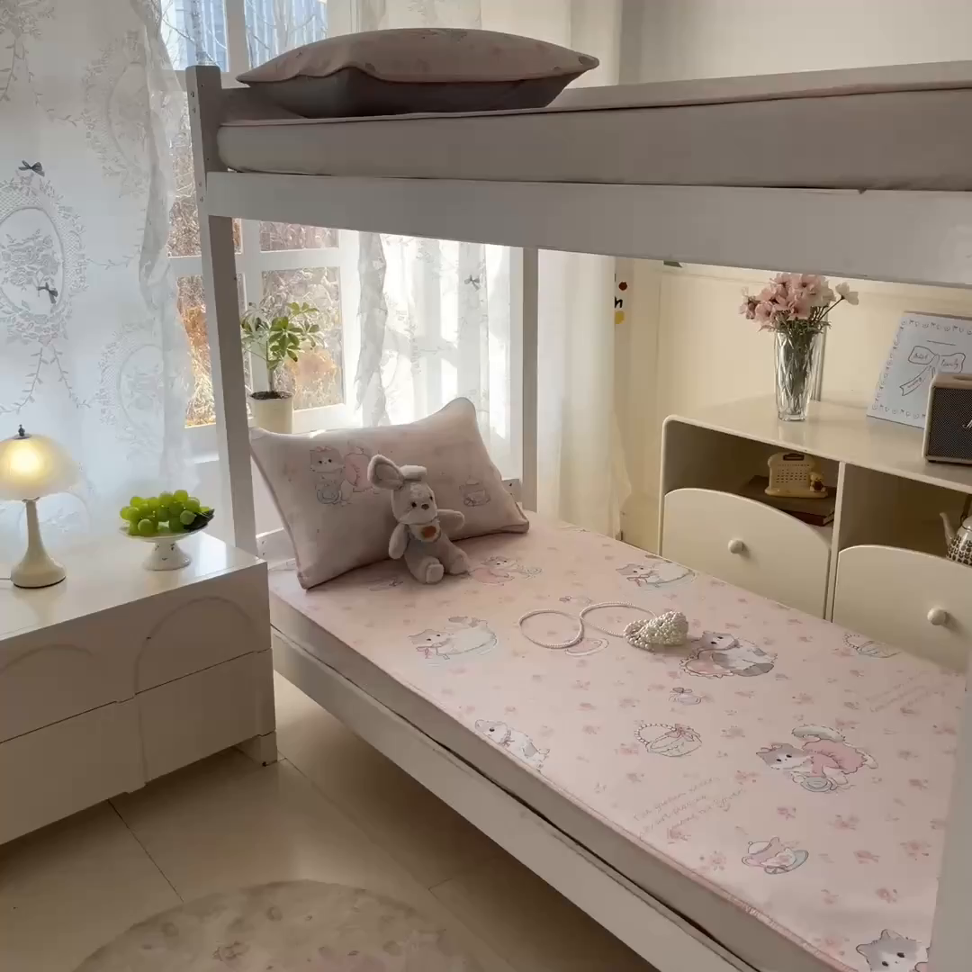 91家纺网 家纺一手货源 找家纺 川悦生活 2026新款凉感冰丝席小阪凉感冰丝数码印花席学生床 席喵萝花园