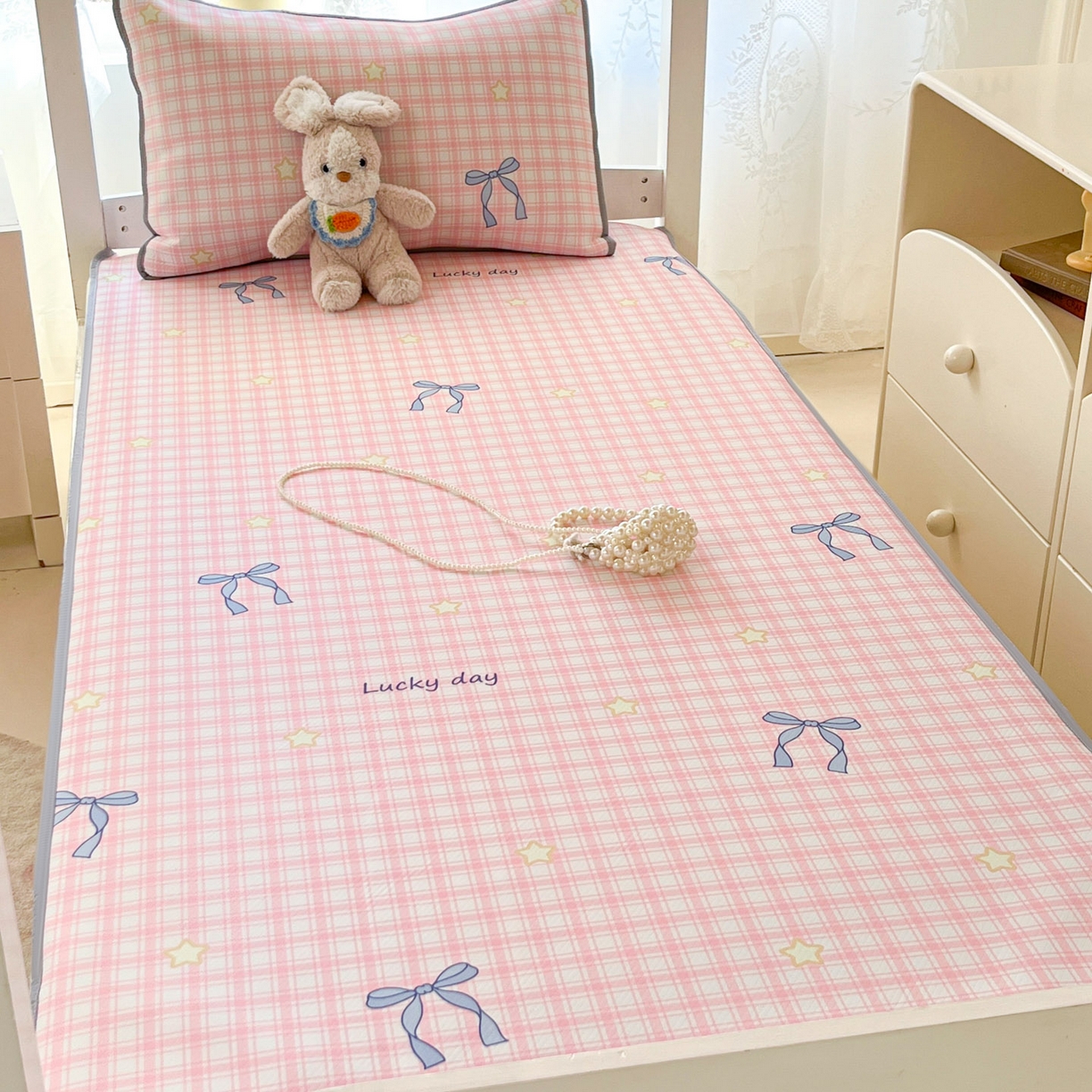 91家纺网 家纺一手货源 找家纺 川悦生活 2026新款凉感冰丝席小阪凉感冰丝数码印花席学生床 席奶油可盐