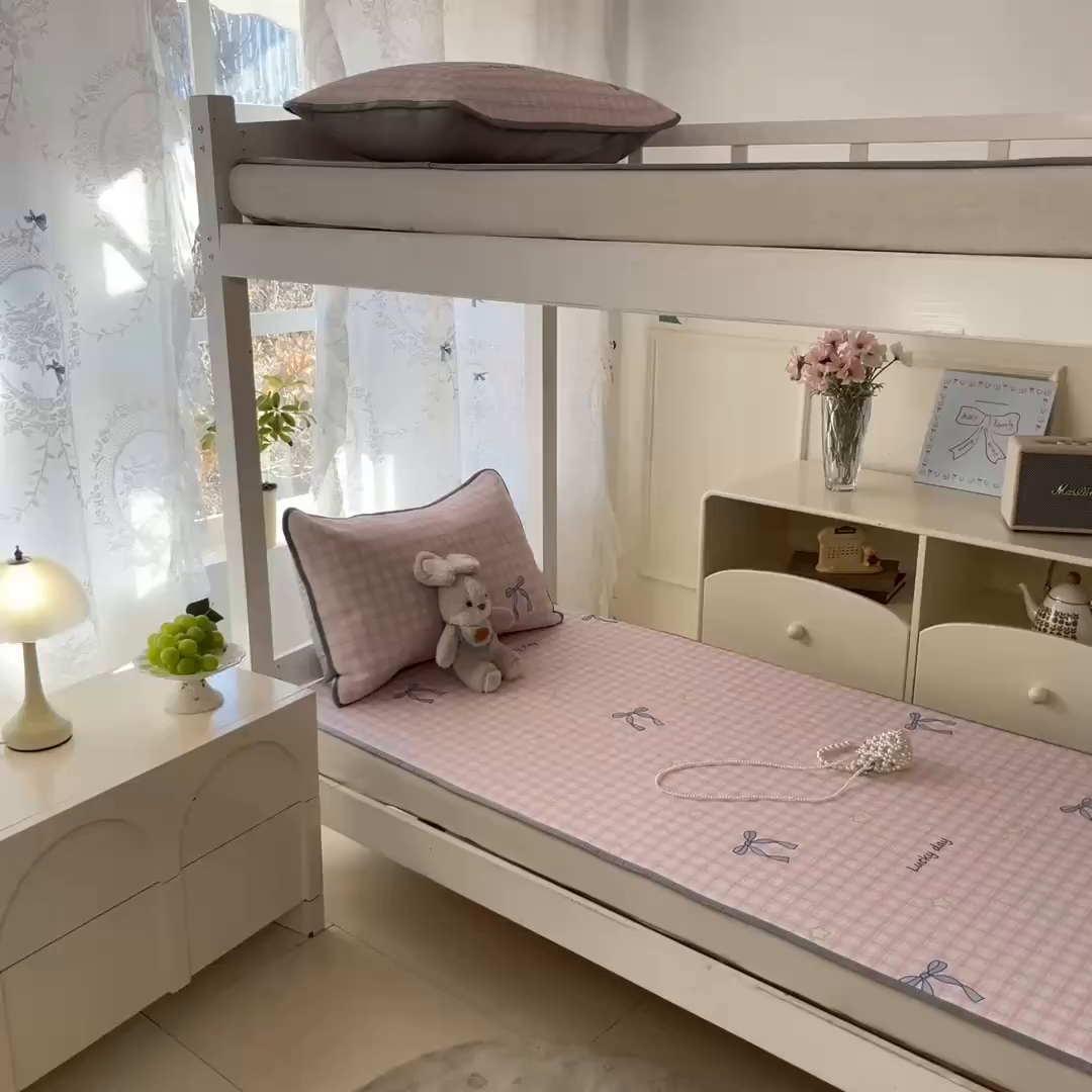 91家纺网 家纺一手货源 找家纺 川悦生活 2026新款凉感冰丝席小阪凉感冰丝数码印花席学生床 席奶油可盐