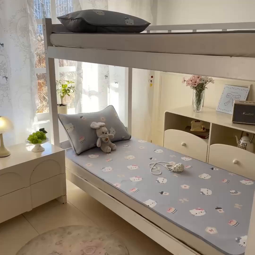 91家纺网 家纺一手货源 找家纺 川悦生活 2026新款凉感冰丝席小阪凉感冰丝数码印花席学生床 席汽水小咪