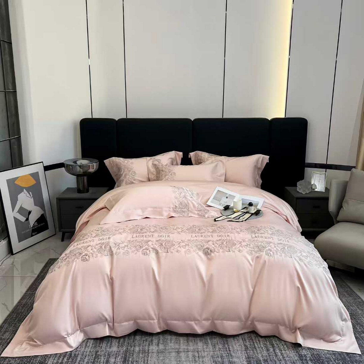 91家纺网 家纺一手货源 找家纺 edra 2026新款纯棉长绒棉轻奢刺绣床盖款四件套-迪奥 迪奥粉