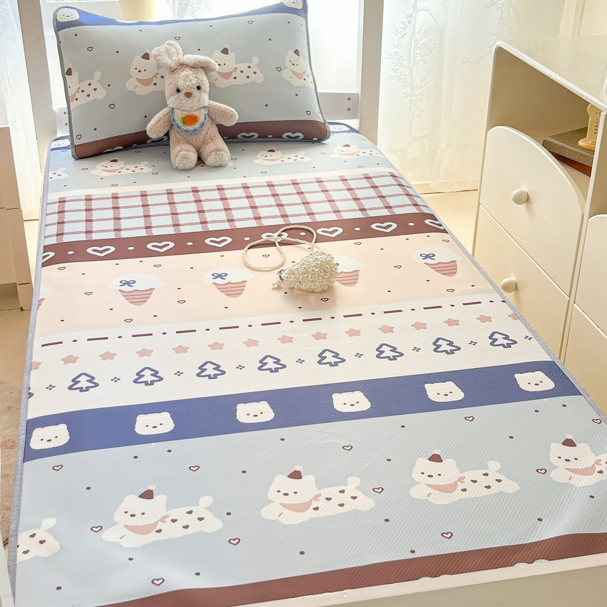 91家纺网 家纺一手货源 找家纺 川悦生活 2026新款凉感冰丝席小阪凉感冰丝数码印花席学生床 席巧克力乐园