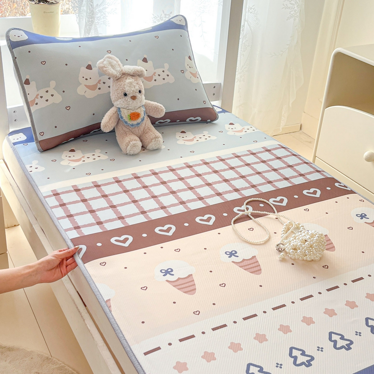 91家纺网 家纺一手货源 找家纺 川悦生活 2026新款凉感冰丝席小阪凉感冰丝数码印花席学生床 席巧克力乐园