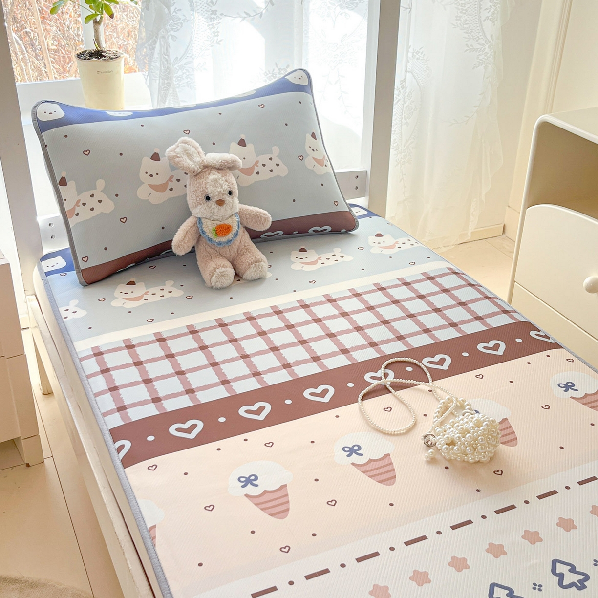 91家纺网 家纺一手货源 找家纺 川悦生活 2026新款凉感冰丝席小阪凉感冰丝数码印花席学生床 席巧克力乐园