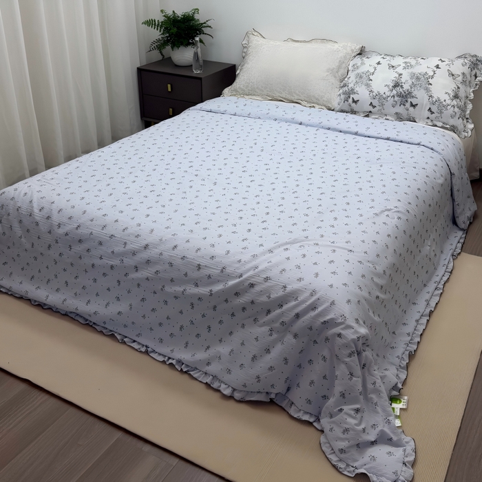 91家纺网 家纺一手货源 找家纺 申龙家纺 2026新款皱皱纱荷叶边夏凉被 雾蓝碎语