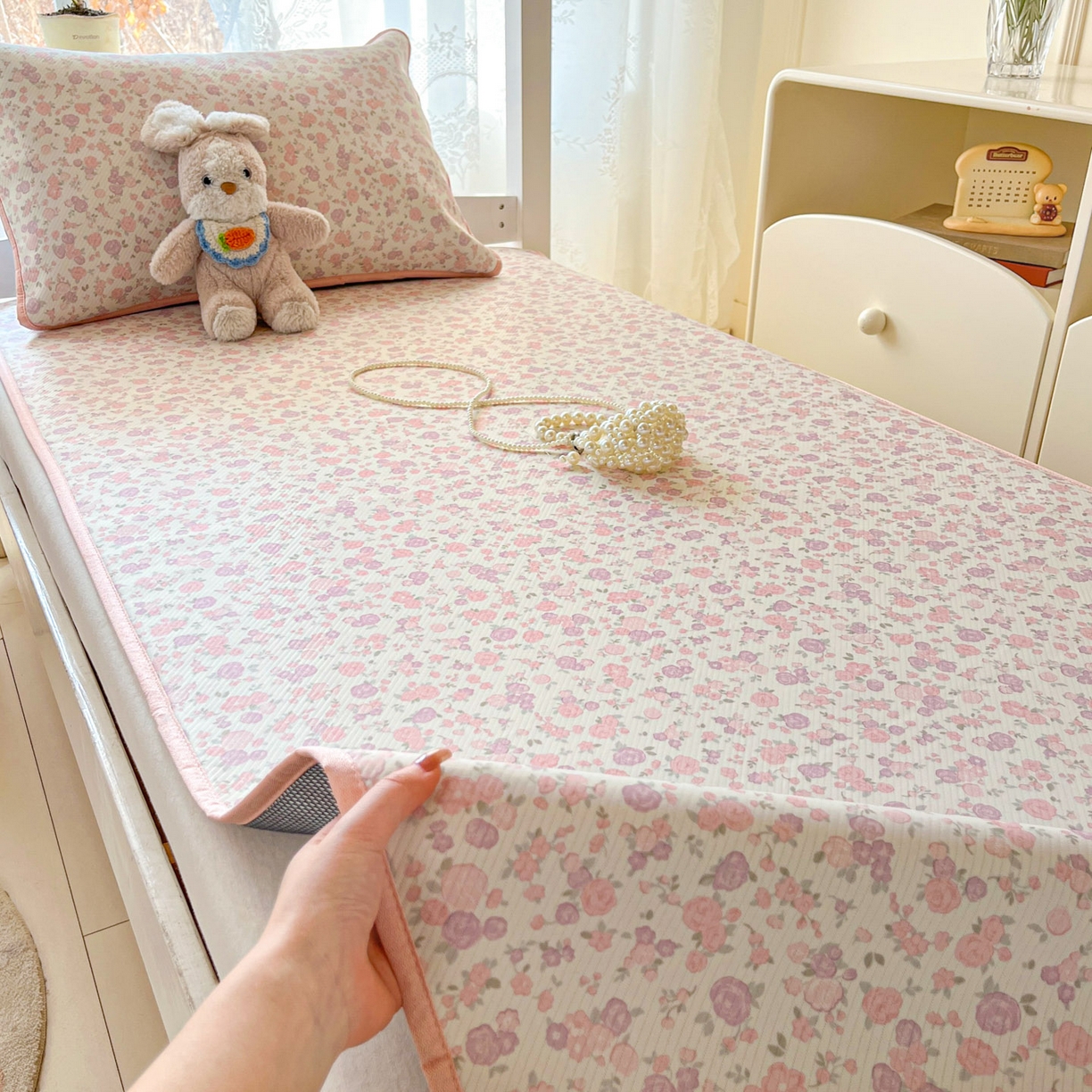 91家纺网 家纺一手货源 找家纺 川悦生活 2026新款凉感冰丝席小阪凉感冰丝数码印花席学生床 席清新花芋