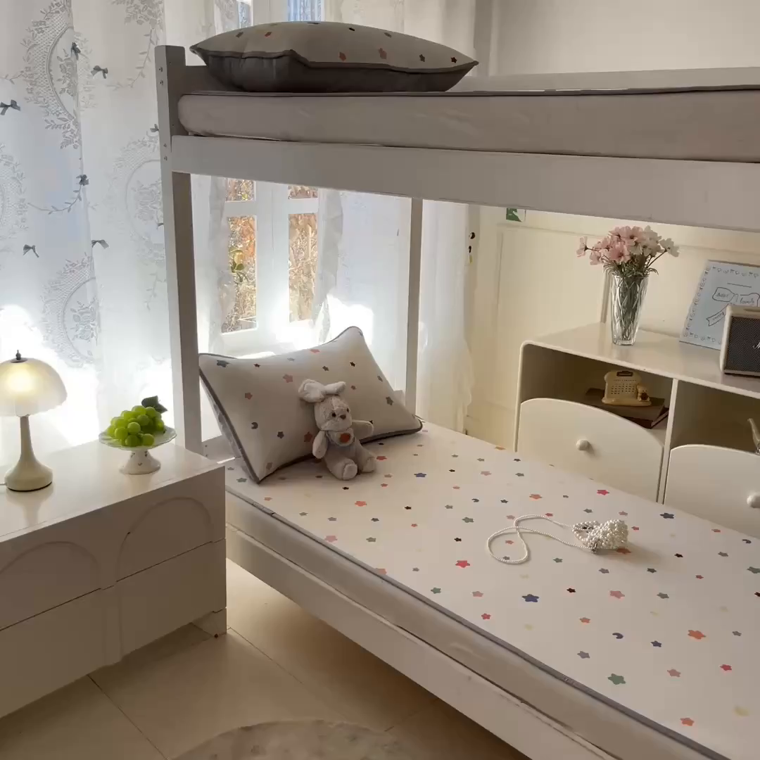 91家纺网 家纺一手货源 找家纺 川悦生活 2026新款凉感冰丝席小阪凉感冰丝数码印花席学生床 席晴天星星