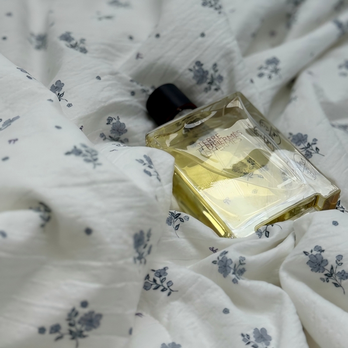 91家纺网 家纺一手货源 找家纺 申龙家纺 2026新款皱皱纱荷叶边夏凉被 星点蓝花