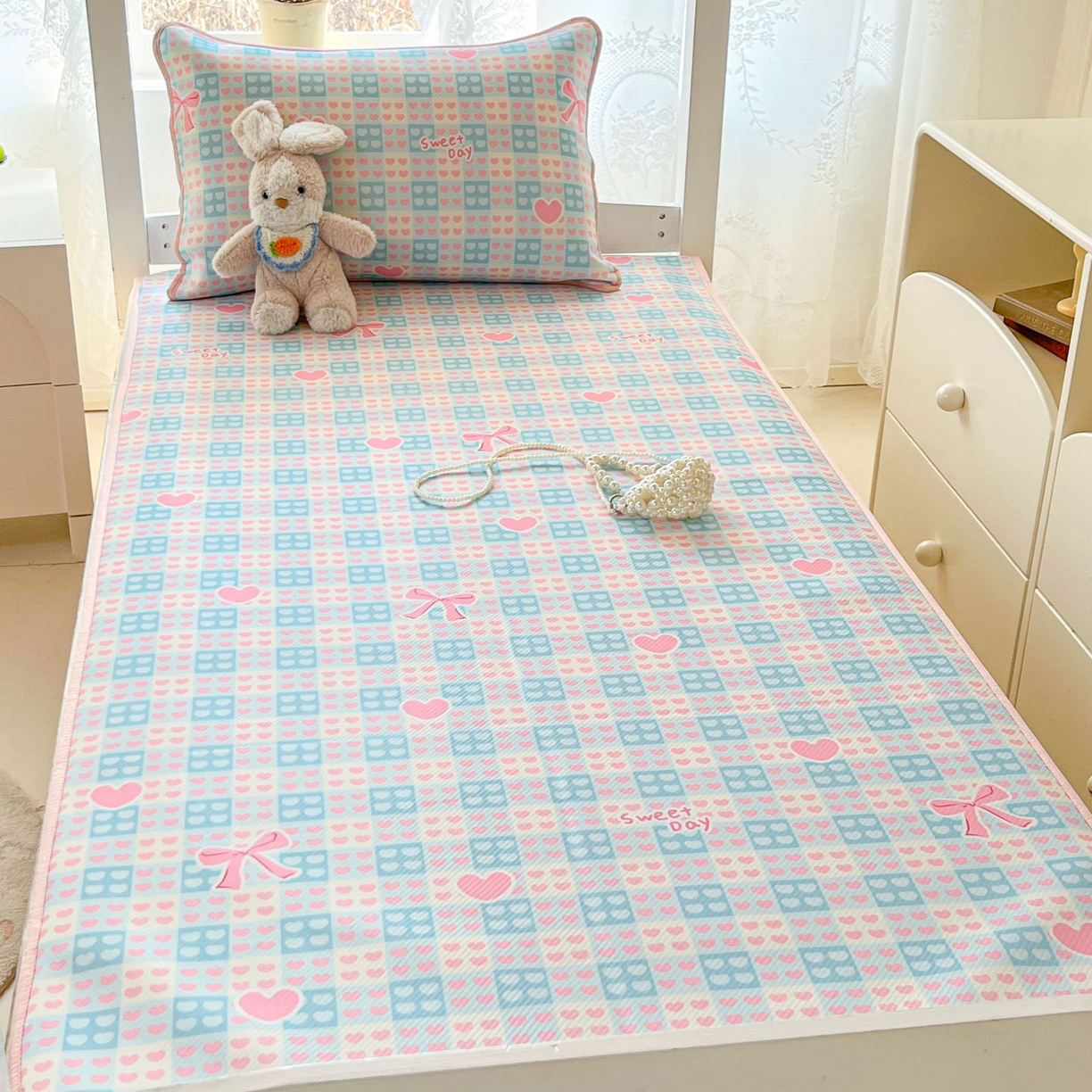 91家纺网 家纺一手货源 找家纺 川悦生活 2026新款凉感冰丝席小阪凉感冰丝数码印花席学生床 席甜梦心愿