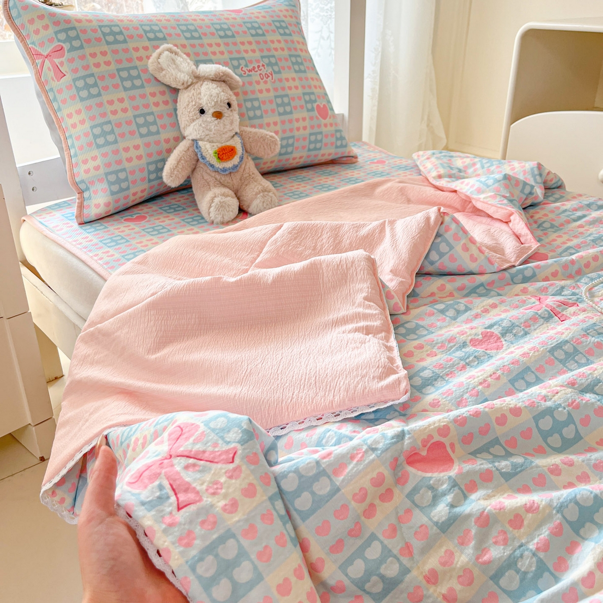 91家纺网 家纺一手货源 找家纺 川悦生活 2026新款凉感冰丝席小阪凉感冰丝数码印花席学生床 席甜梦心愿