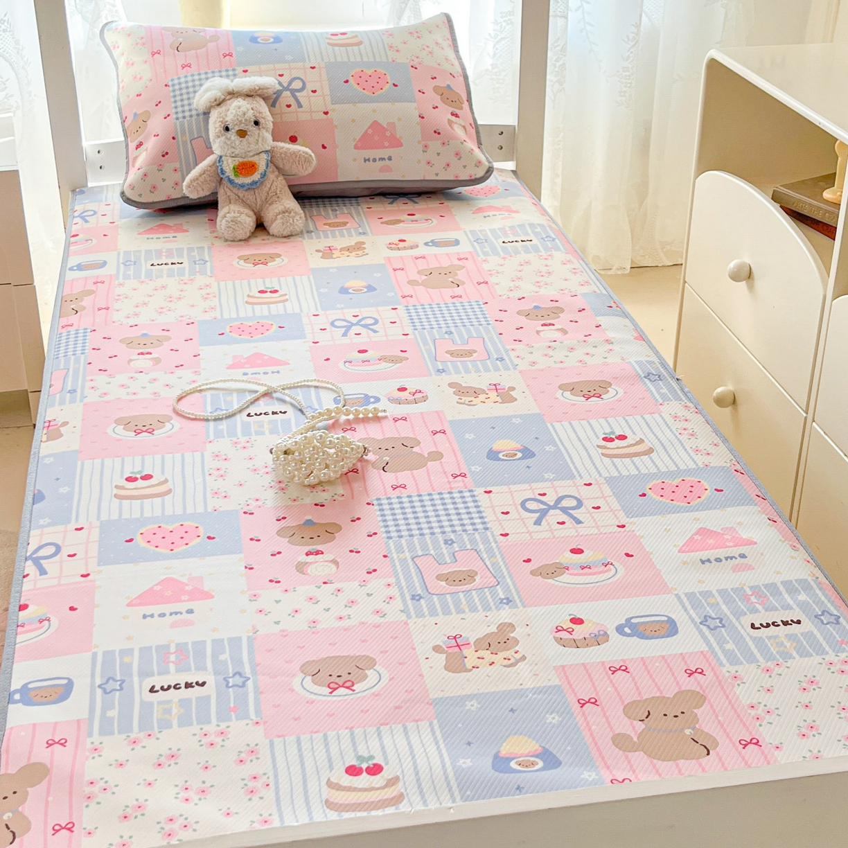 91家纺网 家纺一手货源 找家纺 川悦生活 2026新款凉感冰丝席小阪凉感冰丝数码印花席学生床 席甜蜜可乐