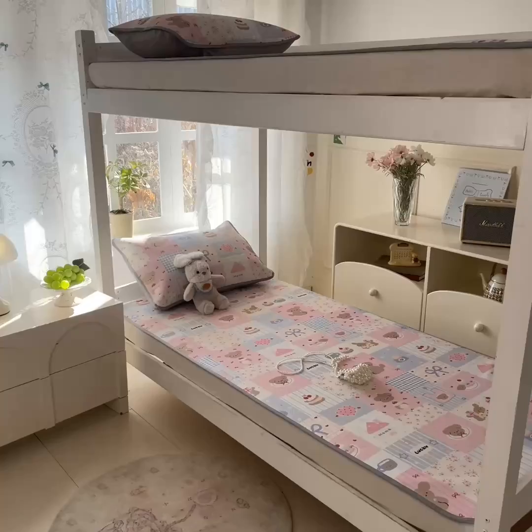 91家纺网 家纺一手货源 找家纺 川悦生活 2026新款凉感冰丝席小阪凉感冰丝数码印花席学生床 席甜蜜可乐