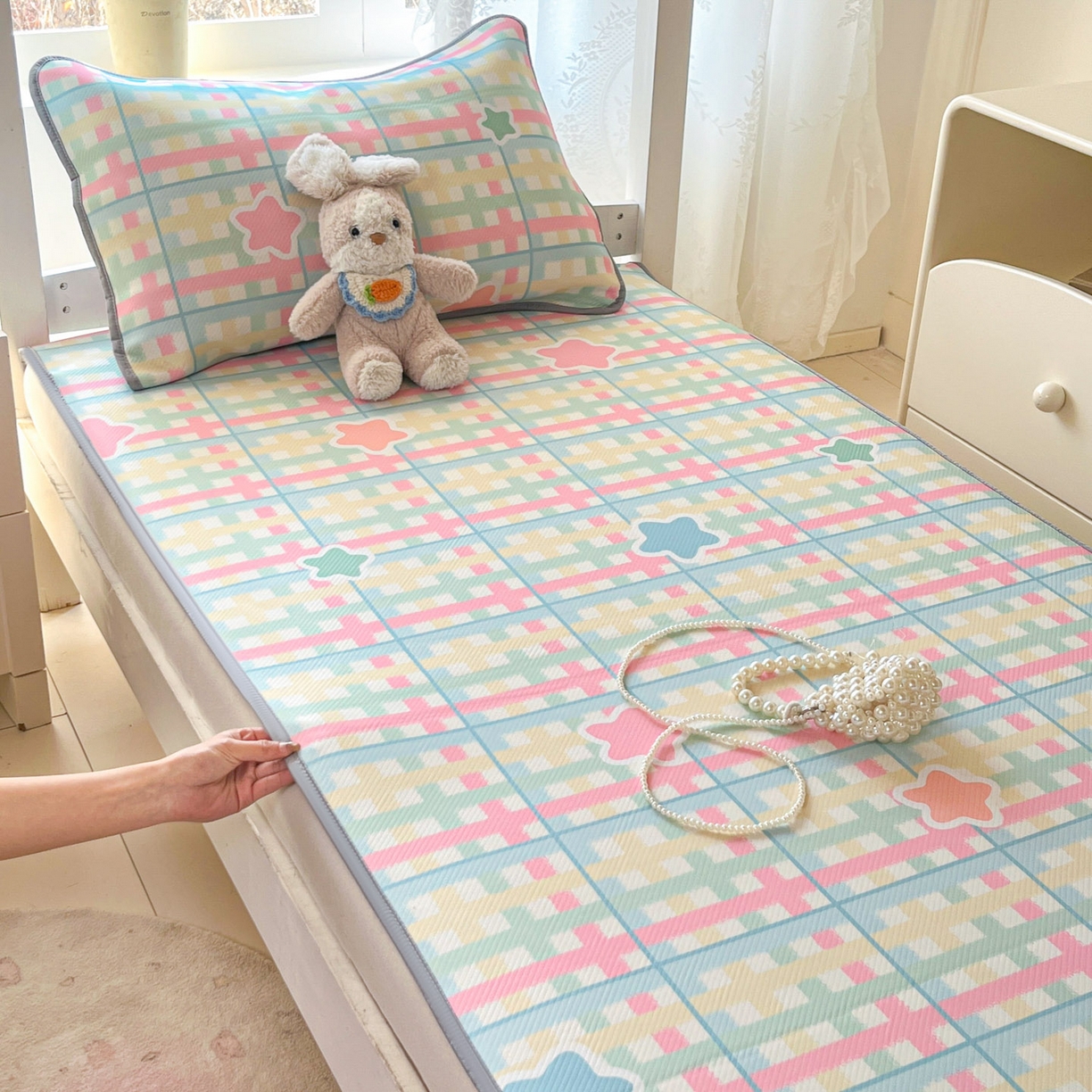 91家纺网 家纺一手货源 找家纺 川悦生活 2026新款凉感冰丝席小阪凉感冰丝数码印花席学生床 席杏仁小星星