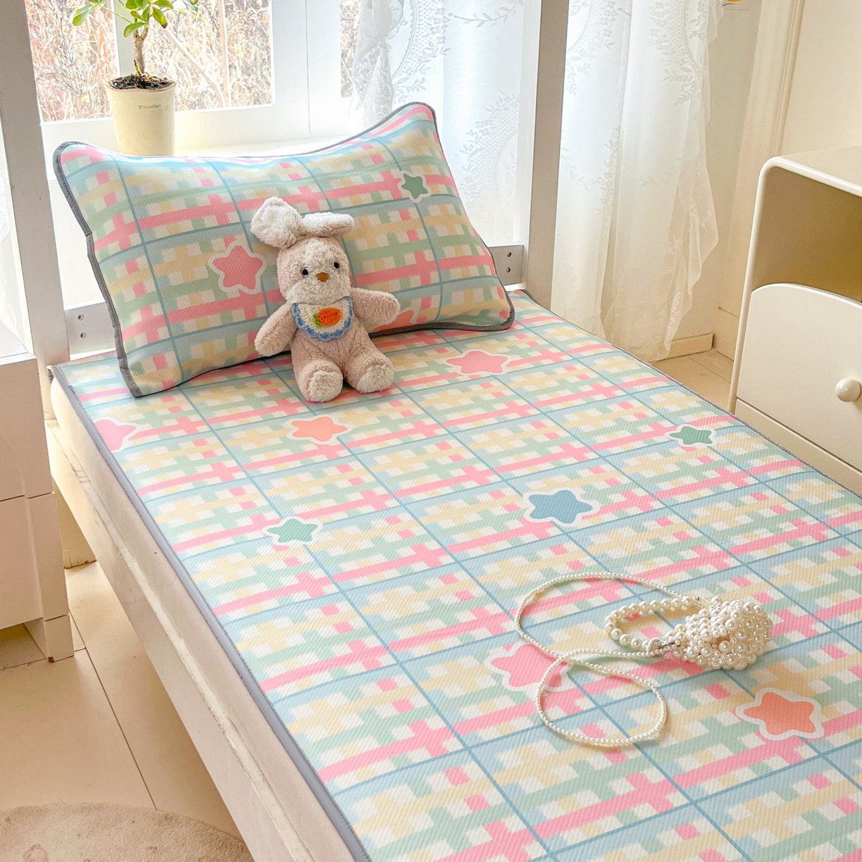 91家纺网 家纺一手货源 找家纺 川悦生活 2026新款凉感冰丝席小阪凉感冰丝数码印花席学生床 席杏仁小星星