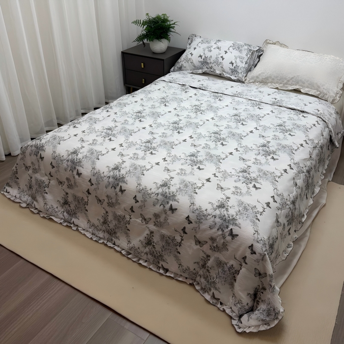 91家纺网 家纺一手货源 找家纺 申龙家纺 2026新款皱皱纱荷叶边夏凉被 蝶戏春枝