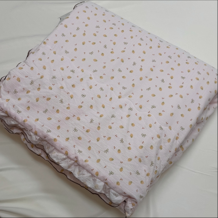 91家纺网 家纺一手货源 找家纺 申龙家纺 2026新款皱皱纱荷叶边夏凉被 金果甜梦