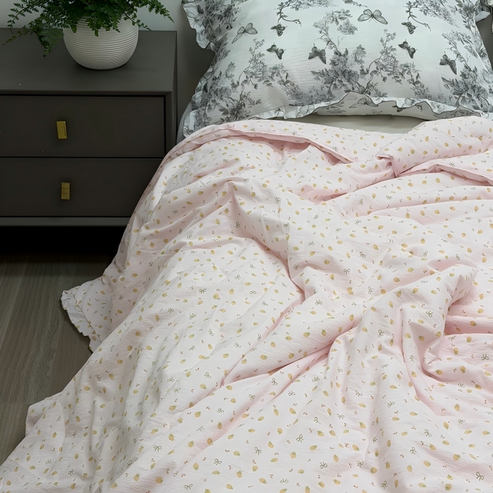 91家纺网 家纺一手货源 找家纺 申龙家纺 2026新款皱皱纱荷叶边夏凉被 金果甜梦