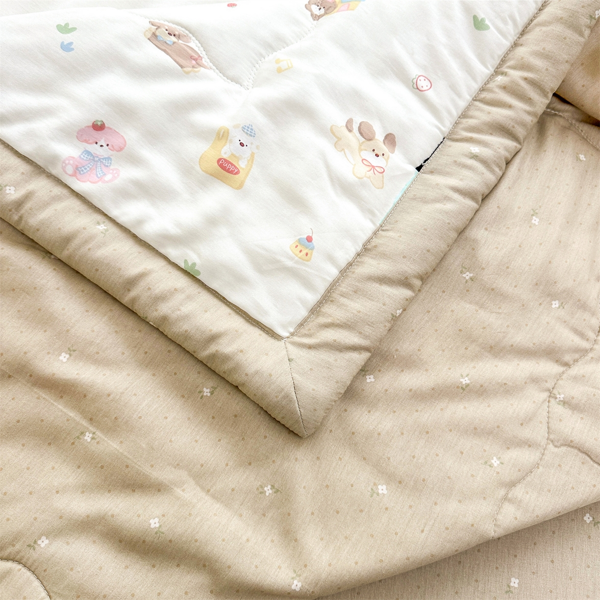 91家纺网 家纺一手货源 找家纺 易博家纺 2026新款小清新款里外全棉纯棉夏被夏凉被空调被 淘气狗