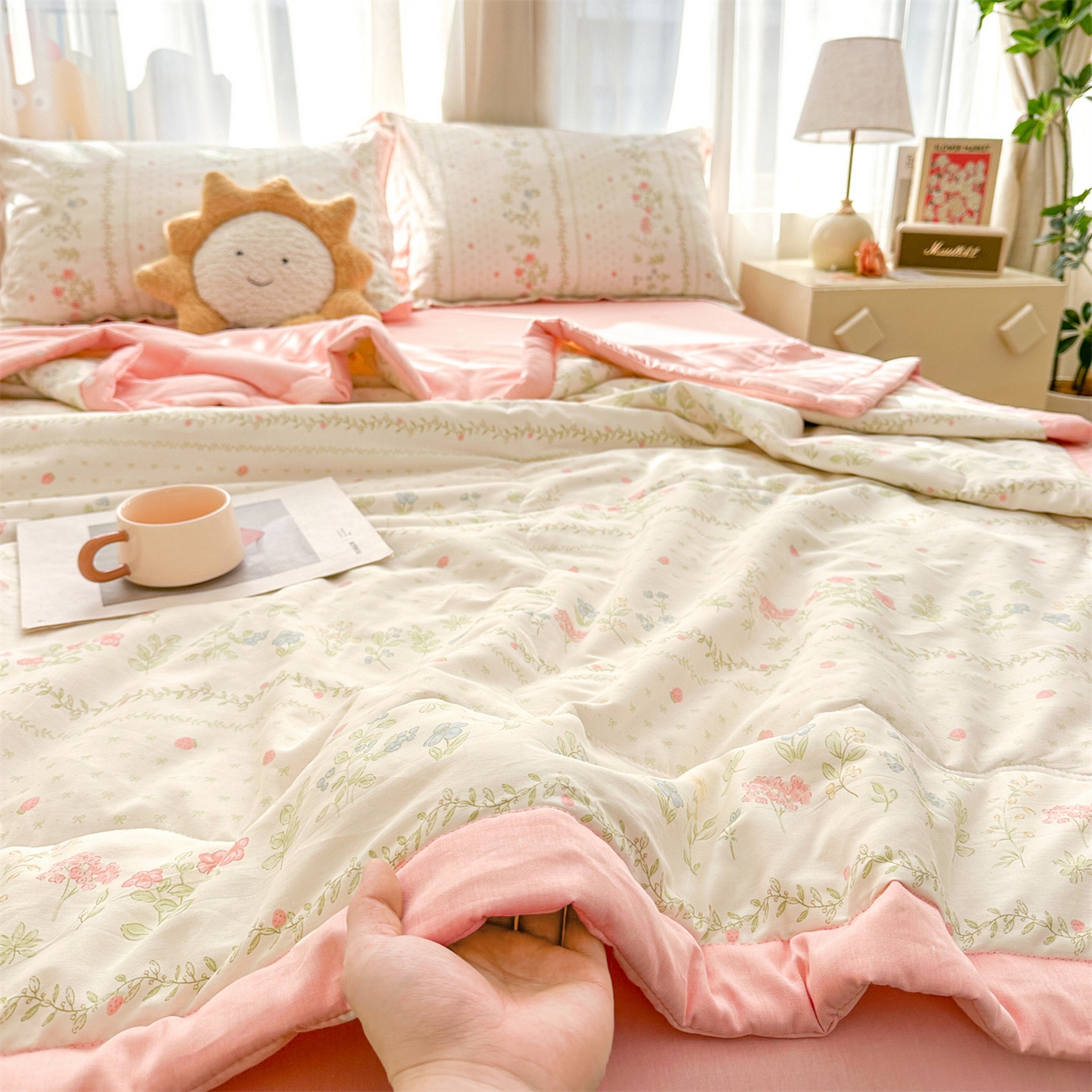 91家纺网 家纺一手货源 找家纺 易博家纺 2026新款小清新款里外全棉纯棉夏被夏凉被空调被 伊水芙蓉