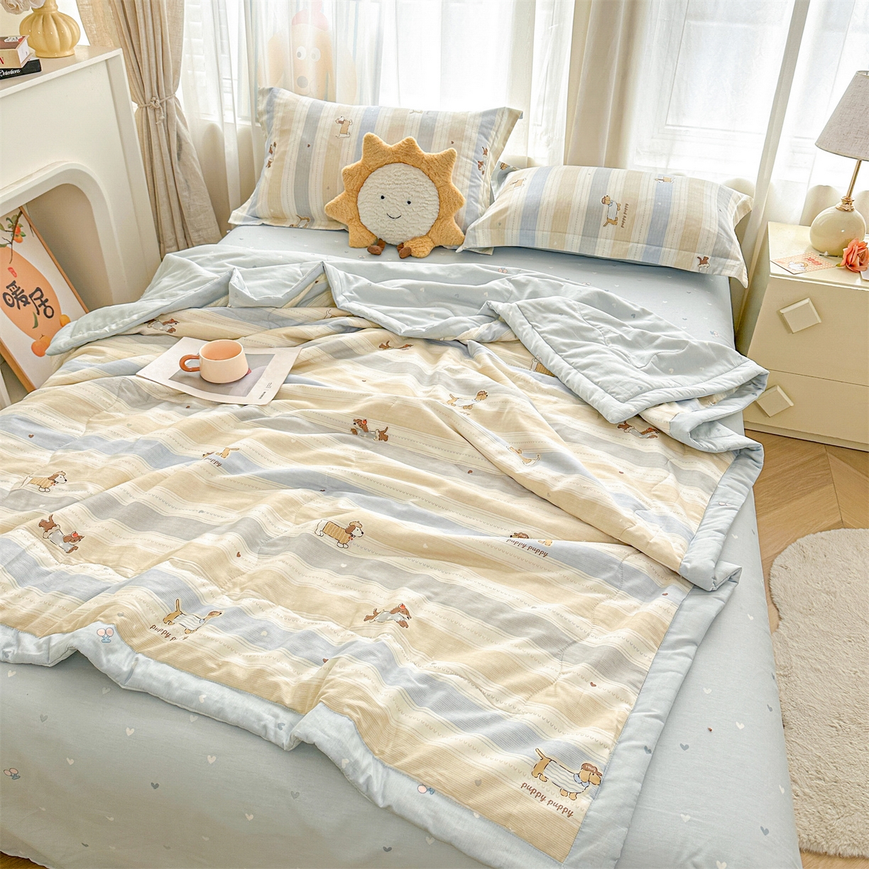 91家纺网 家纺一手货源 找家纺 易博家纺 2026新款小清新款里外全棉纯棉夏被夏凉被空调被 腊肠萌狗