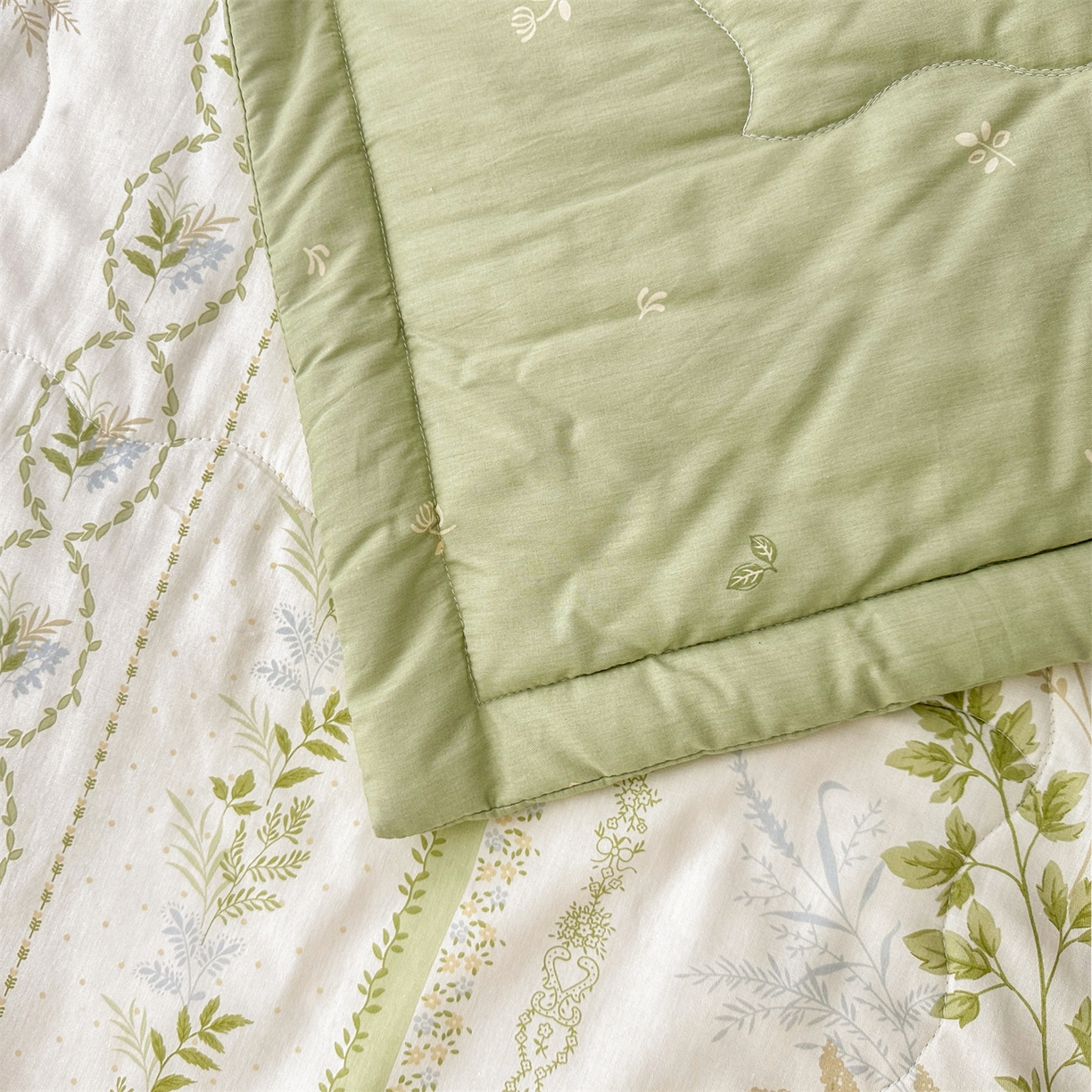 91家纺网 家纺一手货源 找家纺 易博家纺 2026新款小清新款里外全棉纯棉夏被夏凉被空调被 森系花园