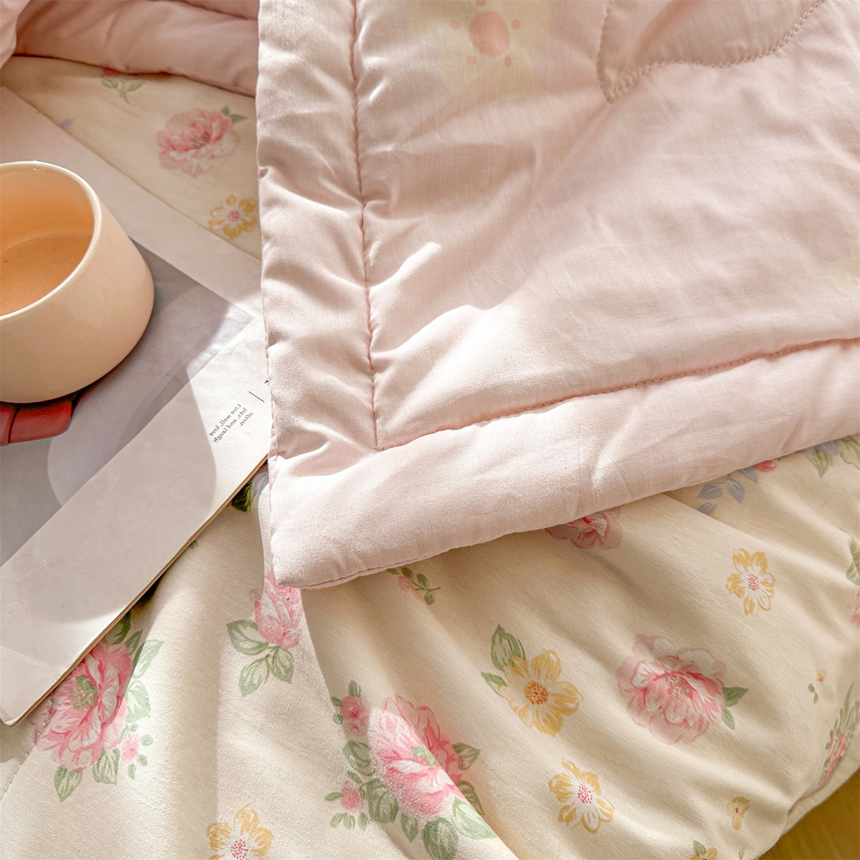 91家纺网 家纺一手货源 找家纺 易博家纺 2026新款小清新款里外全棉纯棉夏被夏凉被空调被 花漾浅梦