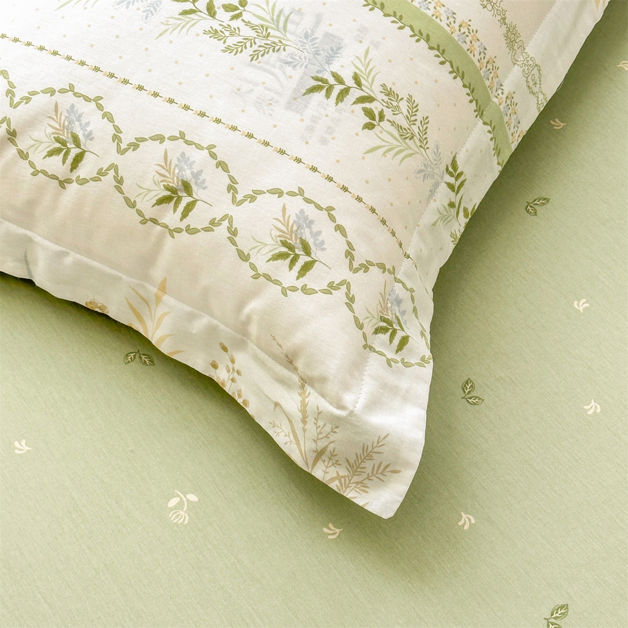 91家纺网 家纺一手货源 找家纺 易博家纺 2026新款小清新款里外全棉纯棉夏被夏凉被空调被 森系花园