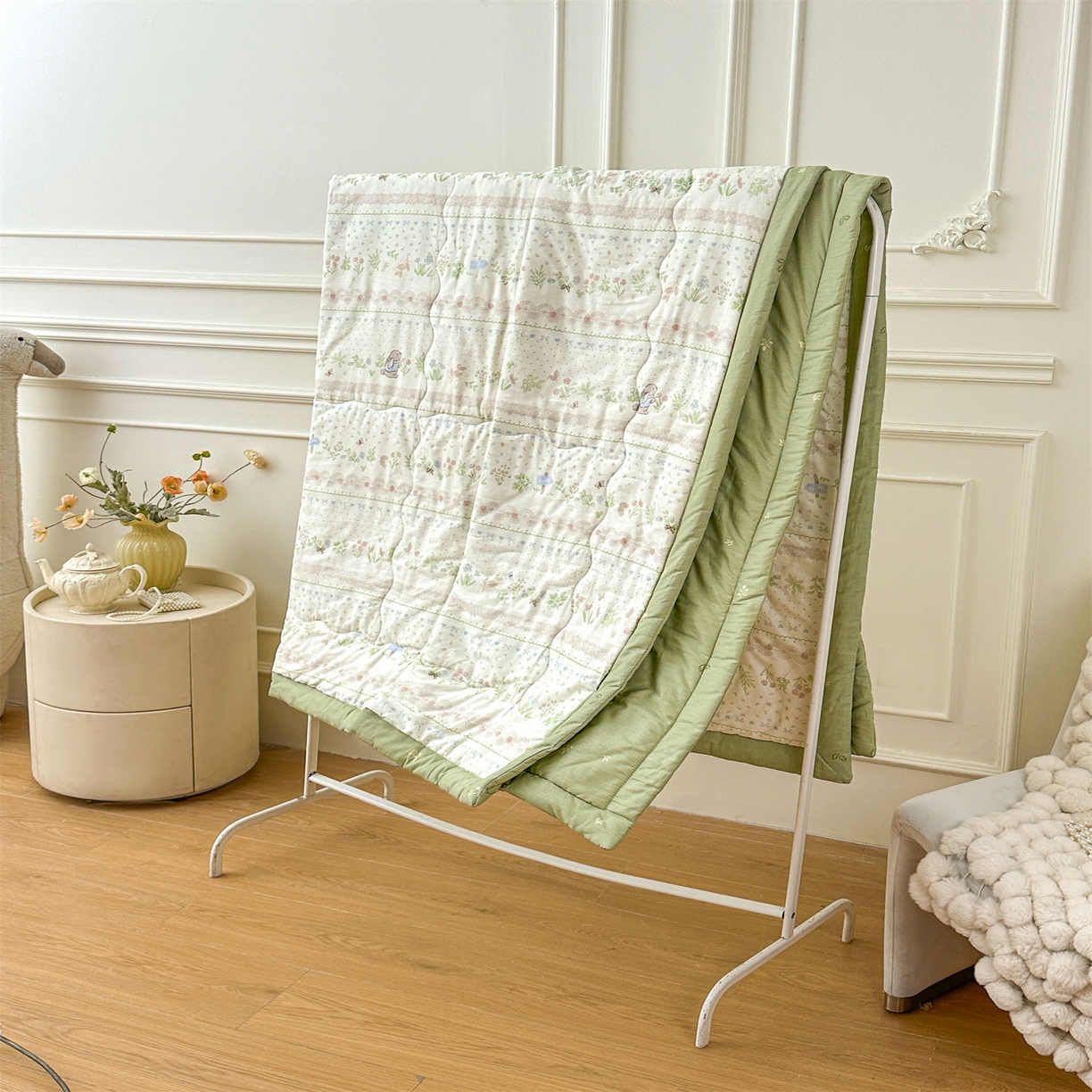 91家纺网 家纺一手货源 找家纺 易博家纺 2026新款小清新款里外全棉纯棉夏被夏凉被空调被 花蔓梦兔