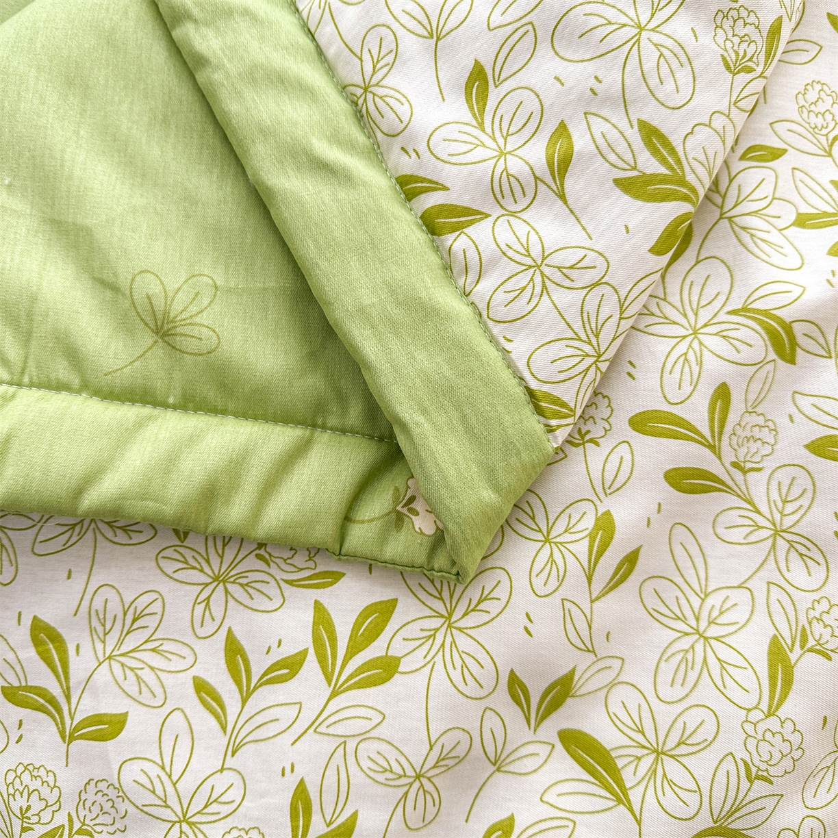 91家纺网 家纺一手货源 找家纺 易博家纺 2026新款小清新款里外全棉纯棉夏被夏凉被空调被 花之蔓