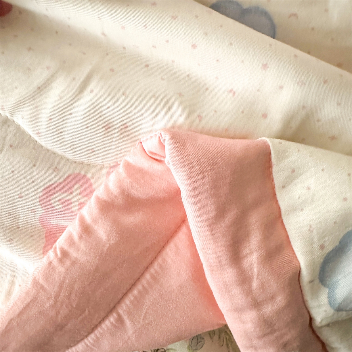 91家纺网 家纺一手货源 找家纺 易博家纺 2026新款小清新款里外全棉纯棉夏被夏凉被空调被 粉色小猫