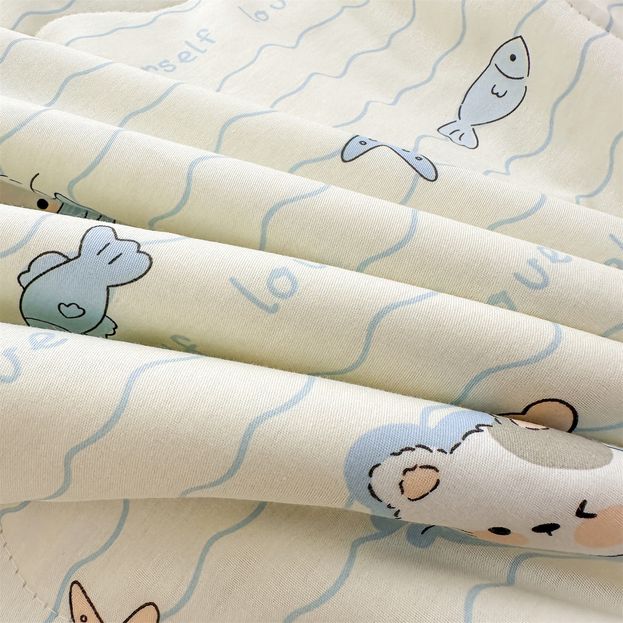 91家纺网 家纺一手货源 找家纺 易博家纺 2026新款小清新款里外全棉纯棉夏被夏凉被空调被 猫猫鱼