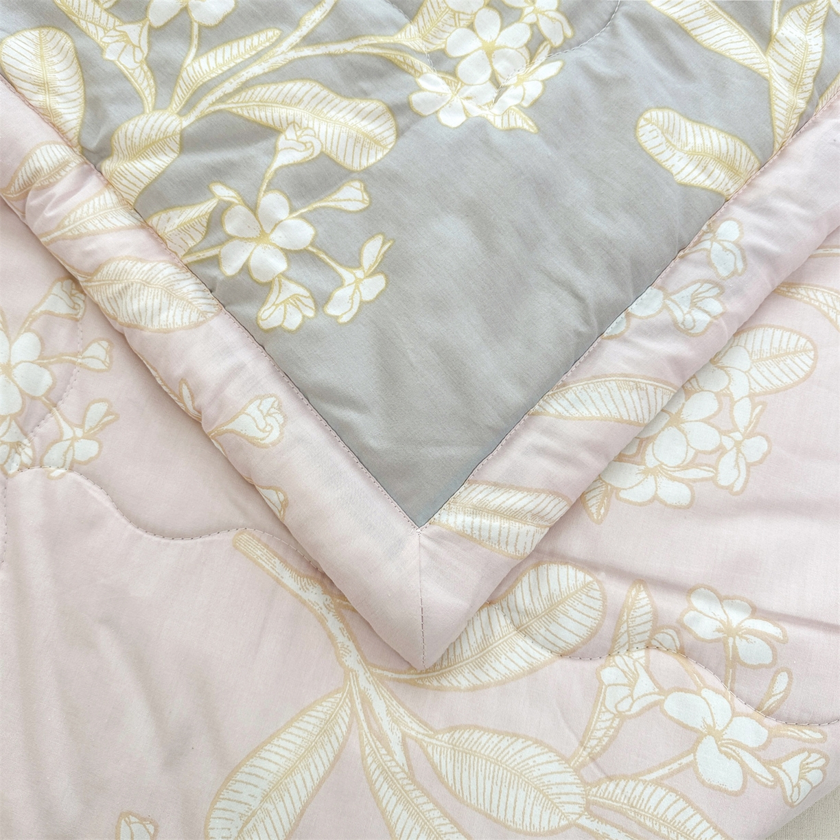 91家纺网 家纺一手货源 找家纺 易博家纺 2026新款小清新款里外全棉纯棉夏被夏凉被空调被 茉之语