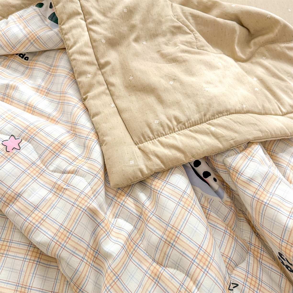 91家纺网 家纺一手货源 找家纺 易博家纺 2026新款小清新款里外全棉纯棉夏被夏凉被空调被 熊猫宝贝