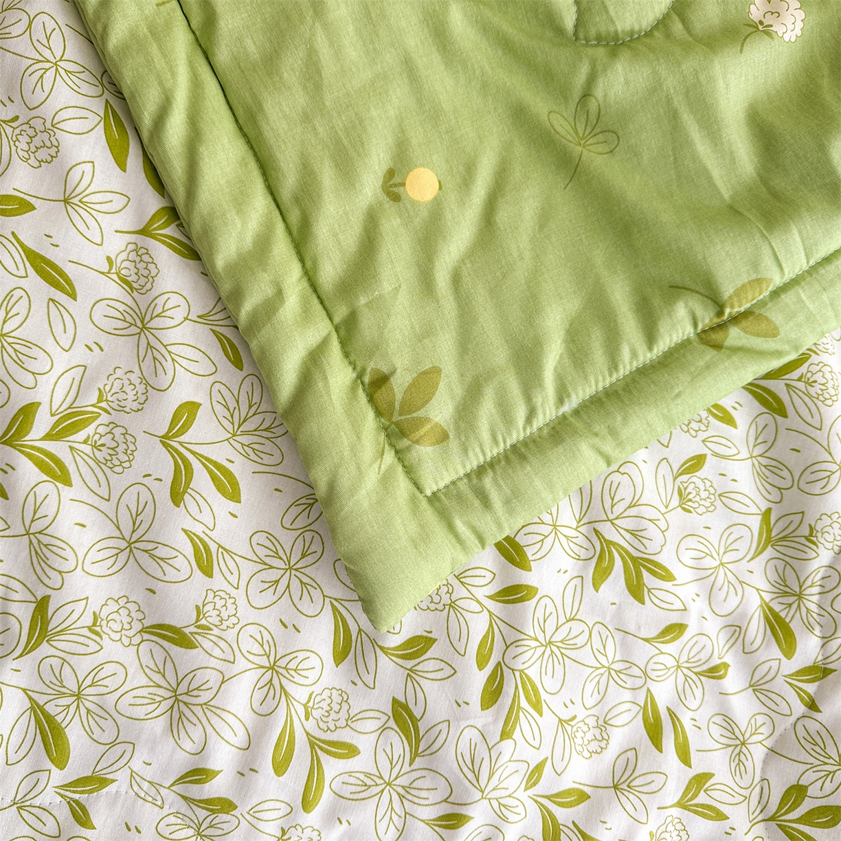 91家纺网 家纺一手货源 找家纺 易博家纺 2026新款小清新款里外全棉纯棉夏被夏凉被空调被 花之蔓