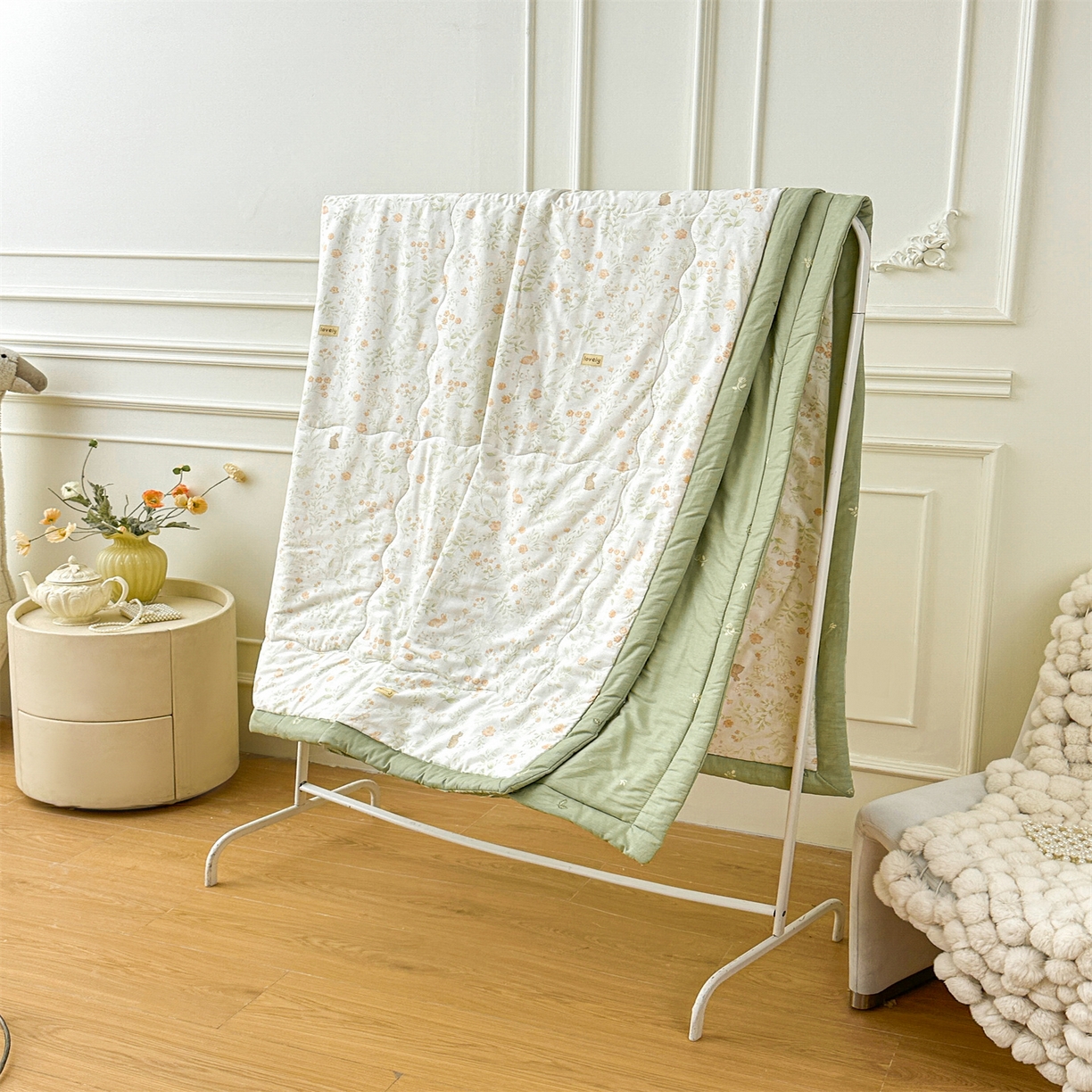 91家纺网 家纺一手货源 找家纺 易博家纺 2026新款小清新款里外全棉纯棉夏被夏凉被空调被 半夏花间