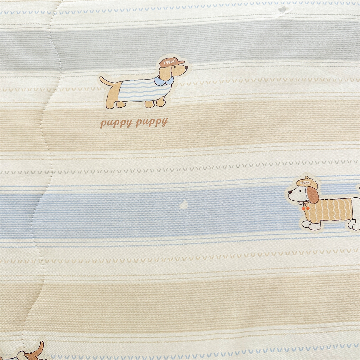 91家纺网 家纺一手货源 找家纺 易博家纺 2026新款小清新款里外全棉纯棉夏被夏凉被空调被 腊肠萌狗