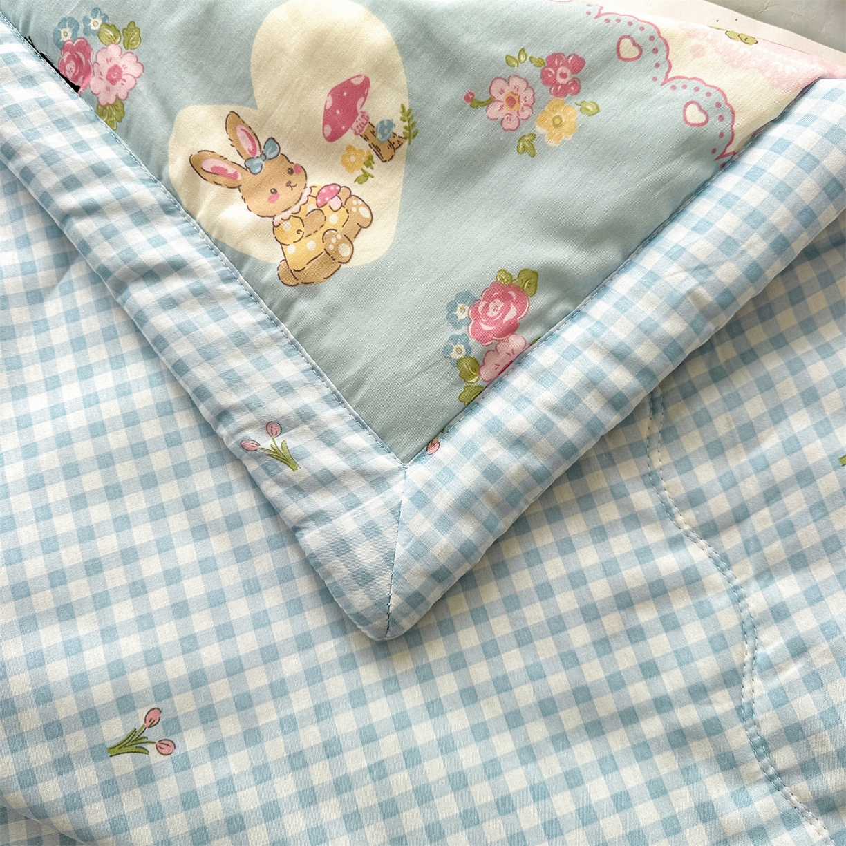 91家纺网 家纺一手货源 找家纺 易博家纺 2026新款小清新款里外全棉纯棉夏被夏凉被空调被 山野萌兔