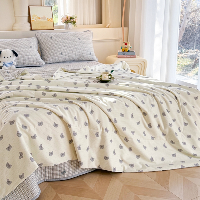 91家纺网 家纺一手货源 找家纺 云玲时尚 2026新款古法水洗棉夏被床盖四件套 蝶梦