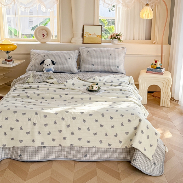 91家纺网 家纺一手货源 找家纺 云玲时尚 2026新款古法水洗棉夏被床盖四件套 蝶梦