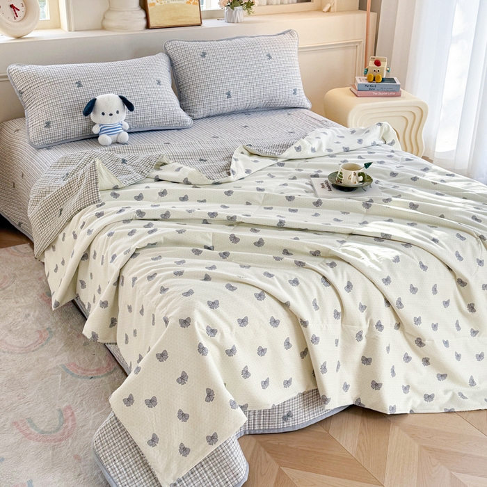 91家纺网 家纺一手货源 找家纺 云玲时尚 2026新款古法水洗棉夏被床盖四件套 蝶梦