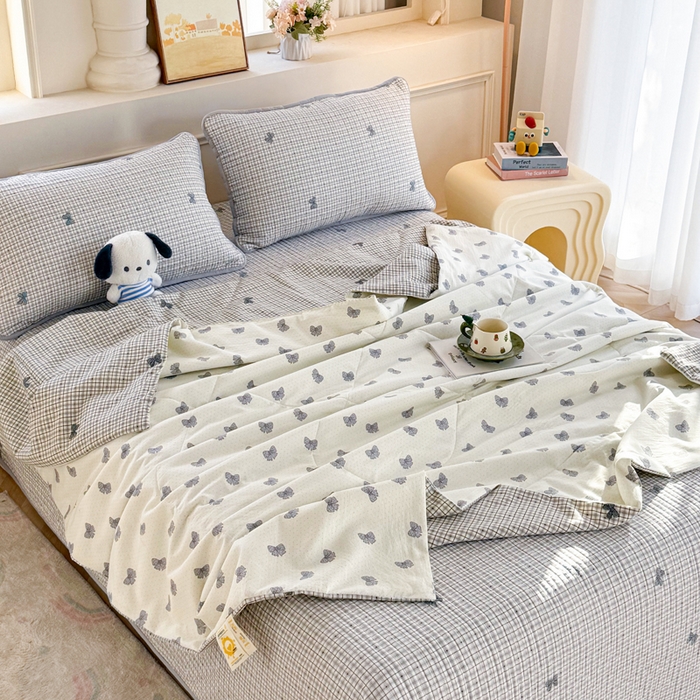 91家纺网 家纺一手货源 找家纺 云玲时尚 2026新款古法水洗棉夏被床盖四件套 蝶梦