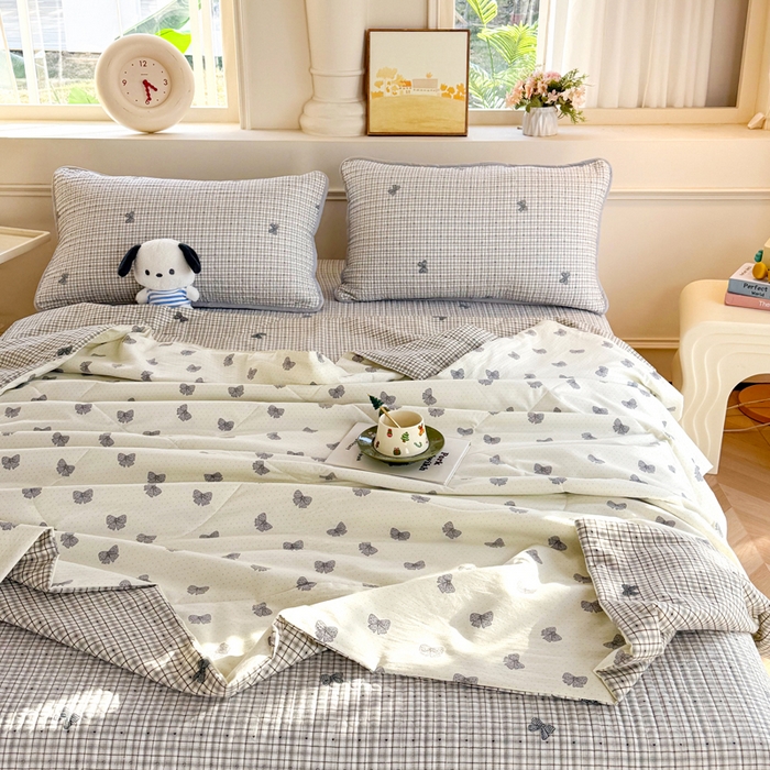 91家纺网 家纺一手货源 找家纺 云玲时尚 2026新款古法水洗棉夏被床盖四件套 蝶梦