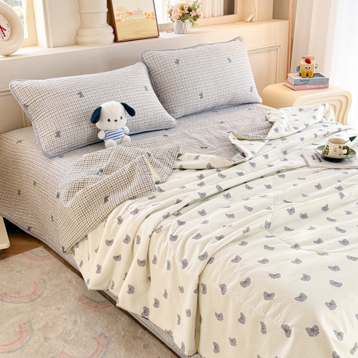 91家纺网 家纺一手货源 找家纺 云玲时尚 2026新款古法水洗棉夏被床盖四件套 蝶梦