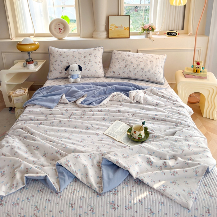 91家纺网 家纺一手货源 找家纺 云玲时尚 2026新款古法水洗棉夏被床盖四件套 粉蓝玫瑰